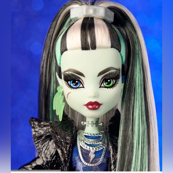 🇺🇸 Nwt  Monster High Haunt Couture Midnight Runway Frankie Stein Doll - Picture 3 of 6